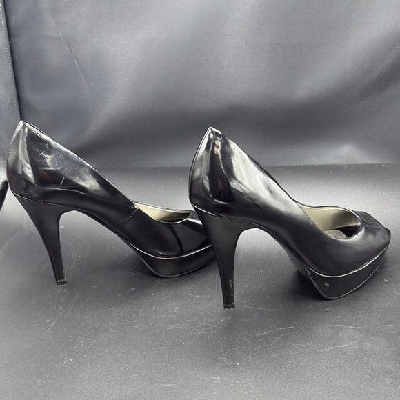 Guess Black Patent Leather Peep-Toe Heels size 7 - Picture 4 of 6